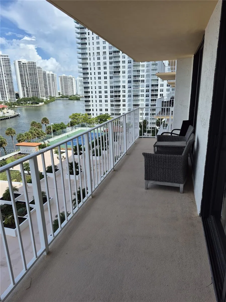 290 174th St #903 Sunny Isles Beach, FL 33160