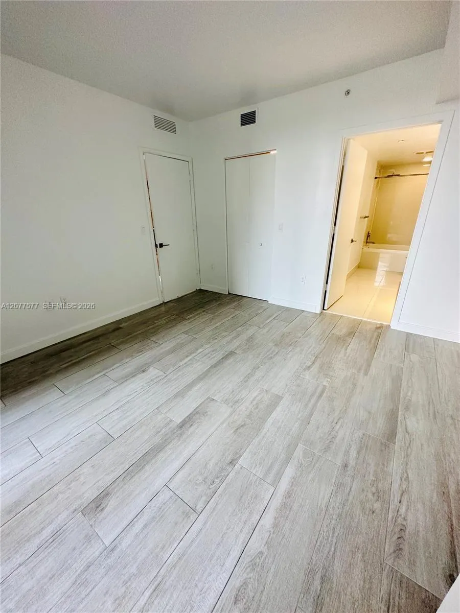 45 SW 9th St #1202 Miami, FL 33130