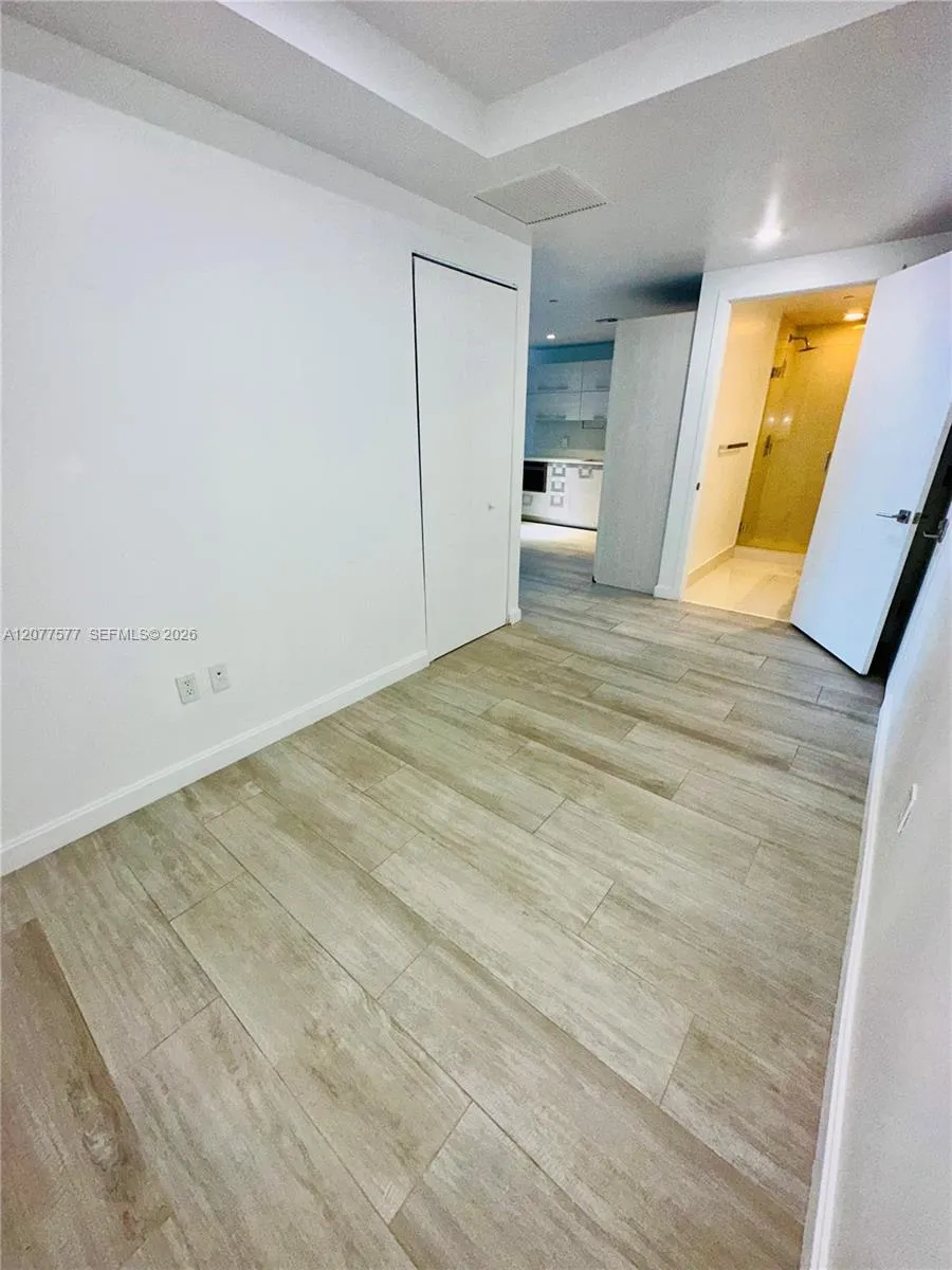 45 SW 9th St #1202 Miami, FL 33130