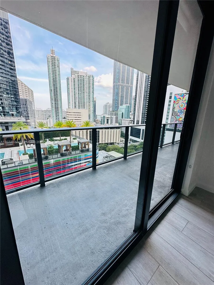 45 SW 9th St #1202 Miami, FL 33130