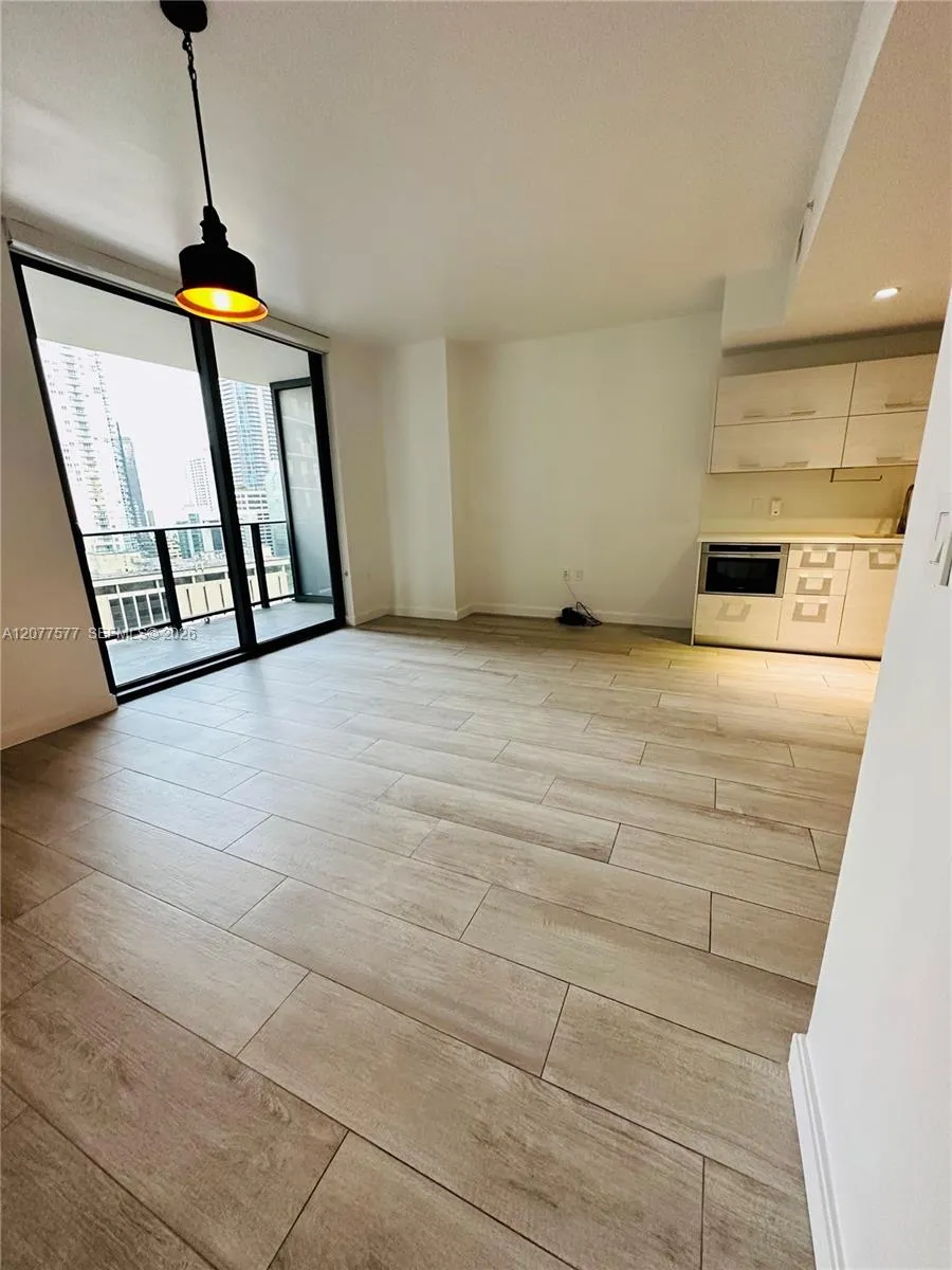 45 SW 9th St #1202 Miami, FL 33130