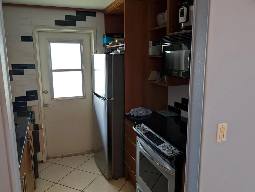 930 SE 9th Avenue #11 Pompano Beach, FL 33060