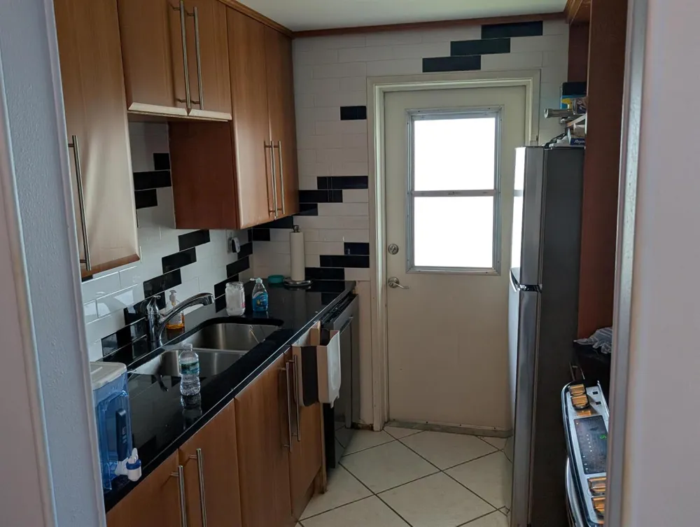 930 SE 9th Avenue #11 Pompano Beach, FL 33060