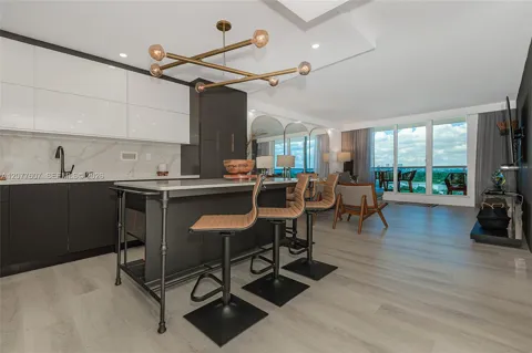2301 Collins Ave #1134