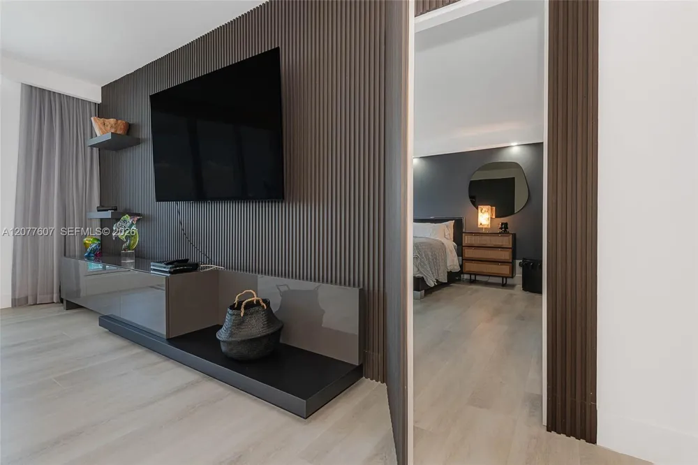2301 Collins Ave #1134 Miami Beach, FL 33139