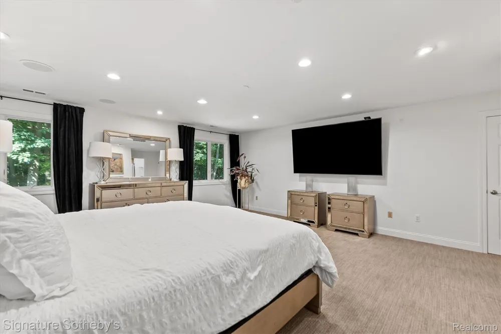 28575 Danvers Court Farmington Hills City, MI 48334