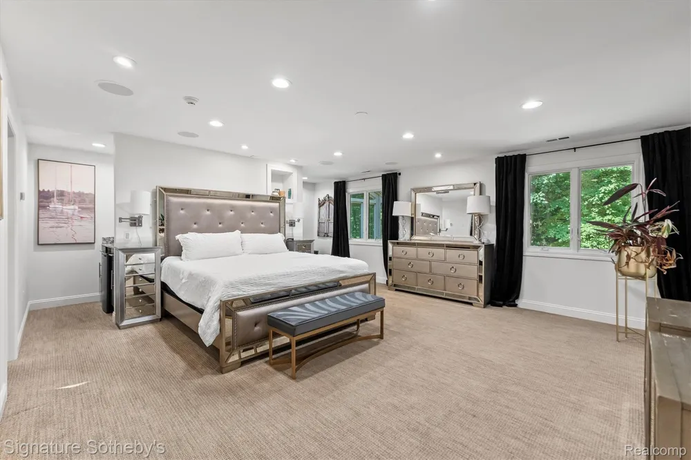 28575 Danvers Court Farmington Hills City, MI 48334