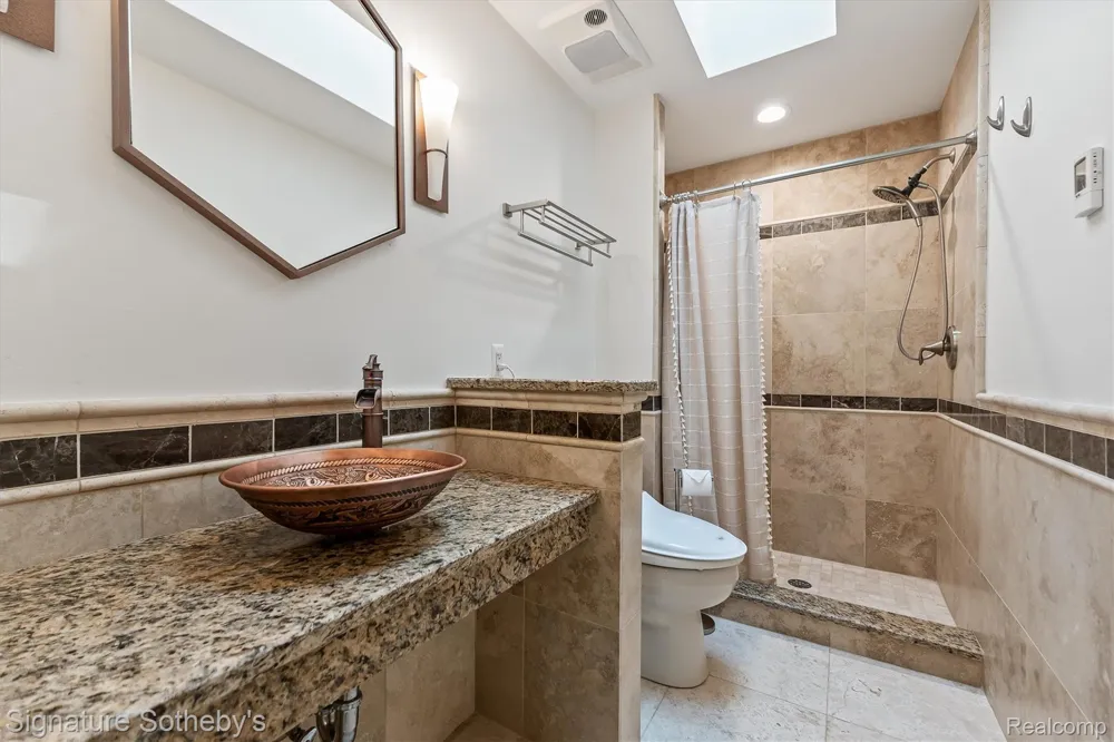 28575 Danvers Court Farmington Hills City, MI 48334