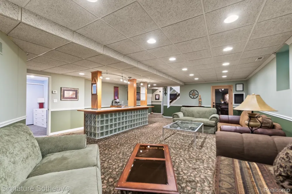 28575 Danvers Court Farmington Hills City, MI 48334