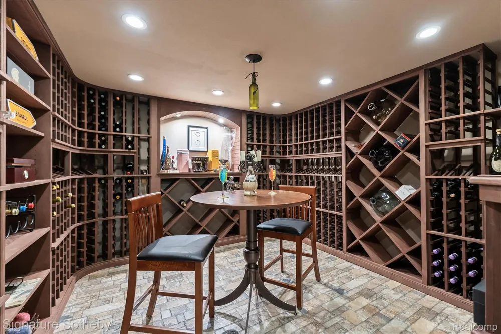 28575 Danvers Court Farmington Hills City, MI 48334