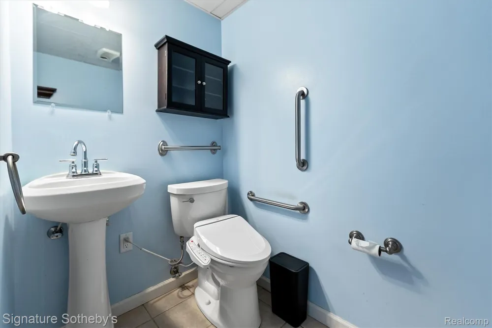 28575 Danvers Court Farmington Hills City, MI 48334