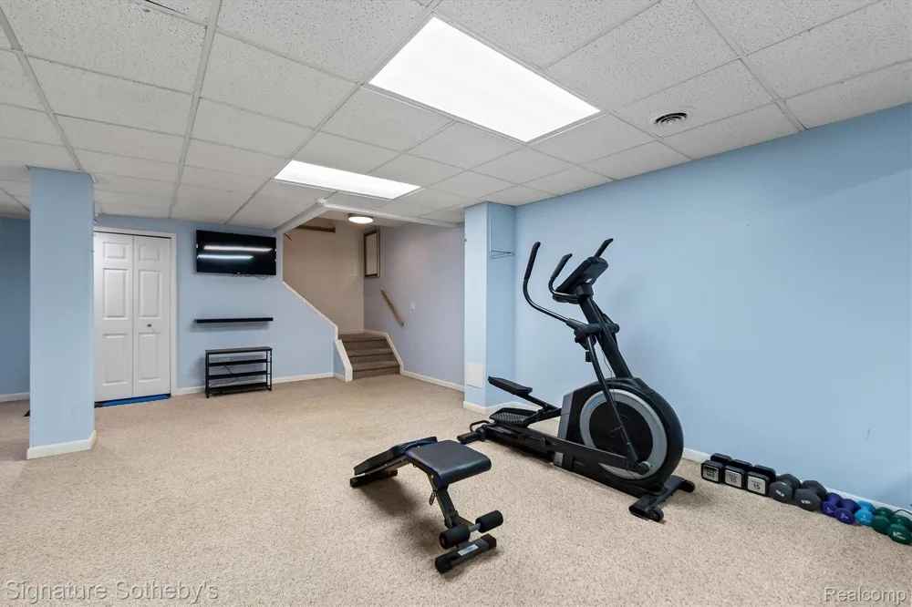 28575 Danvers Court Farmington Hills City, MI 48334