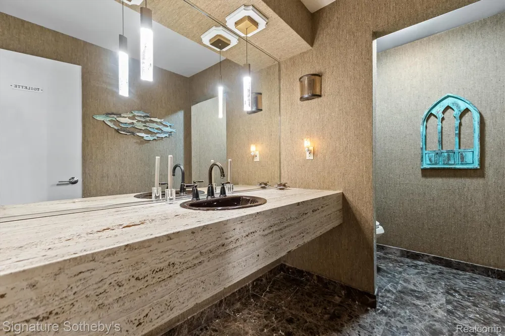 28575 Danvers Court Farmington Hills City, MI 48334
