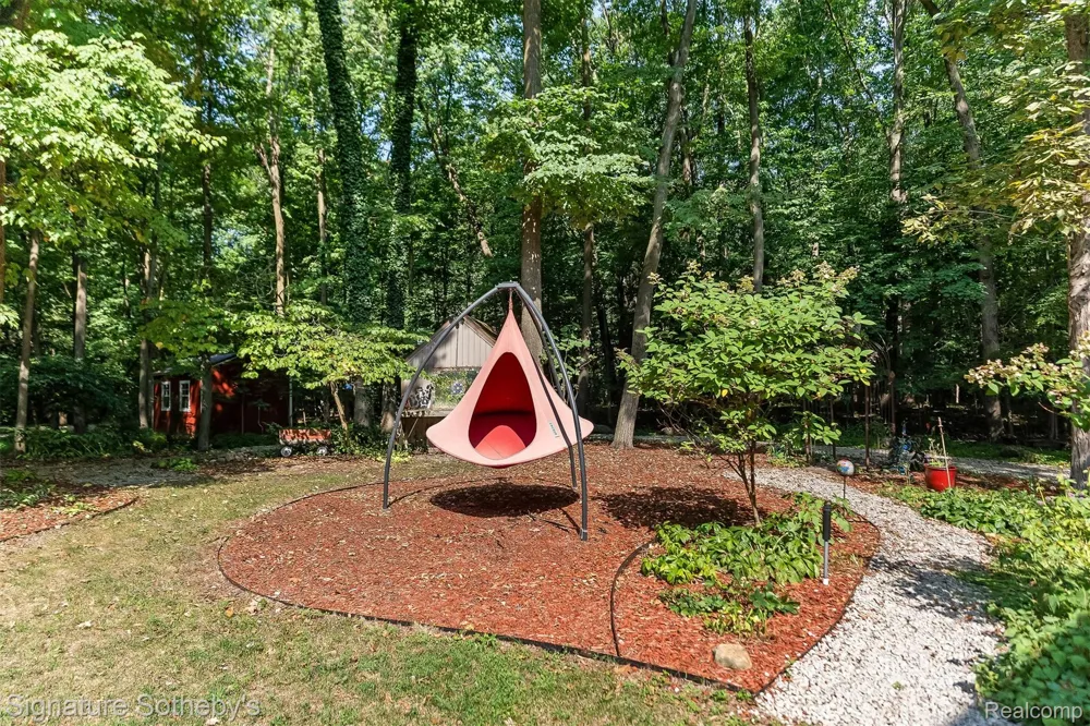28575 Danvers Court Farmington Hills City, MI 48334