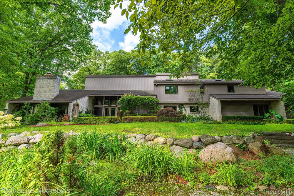 28575 Danvers Court Farmington Hills City, MI 48334