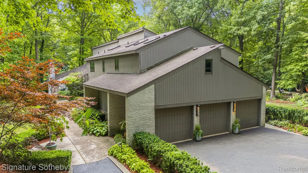 28575 Danvers Court Farmington Hills City, MI 48334