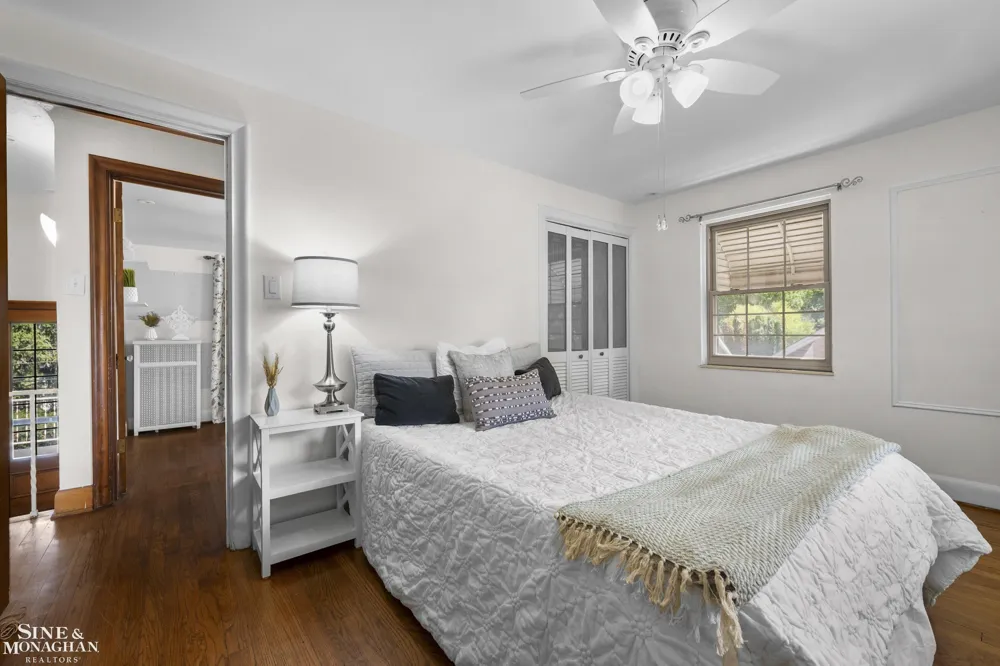 818 Cadieux Road Grosse Pointe City, MI 48230