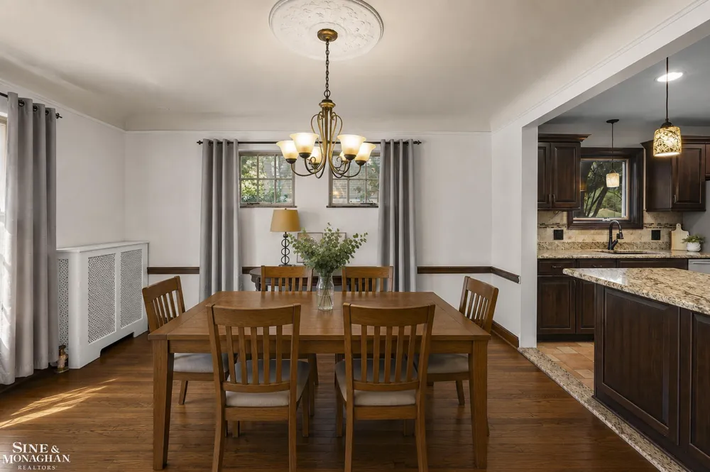 818 Cadieux Road Grosse Pointe City, MI 48230
