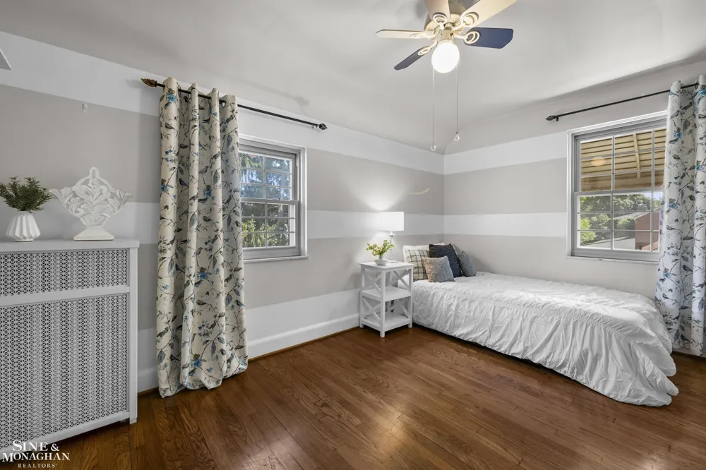 818 Cadieux Road Grosse Pointe City, MI 48230