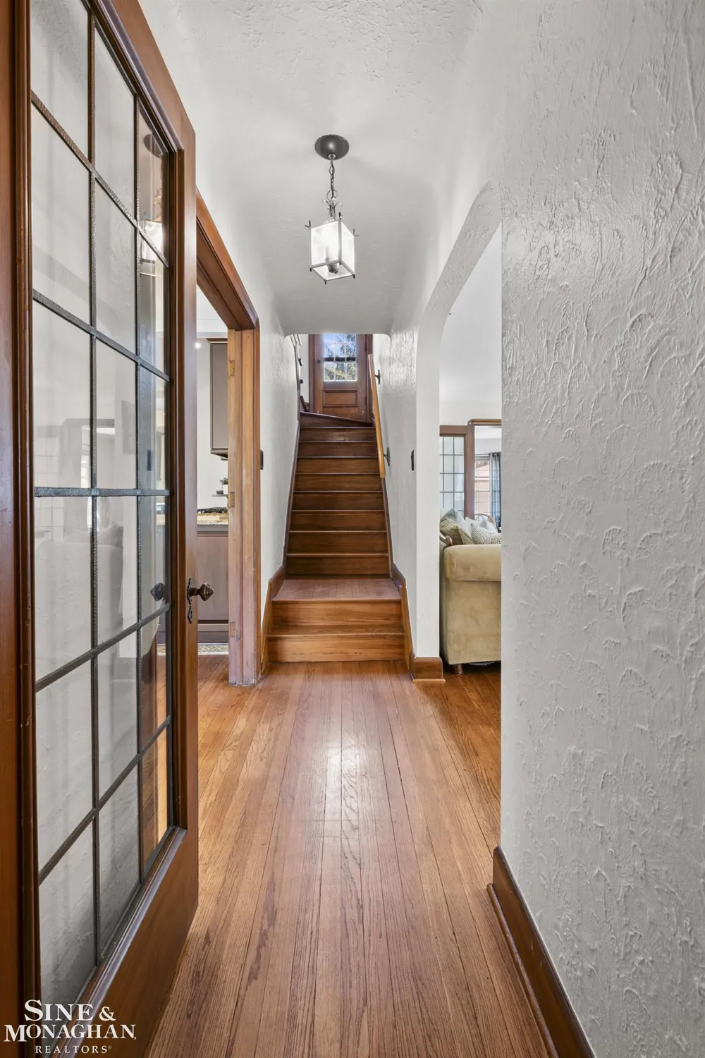 818 Cadieux Road Grosse Pointe City, MI 48230