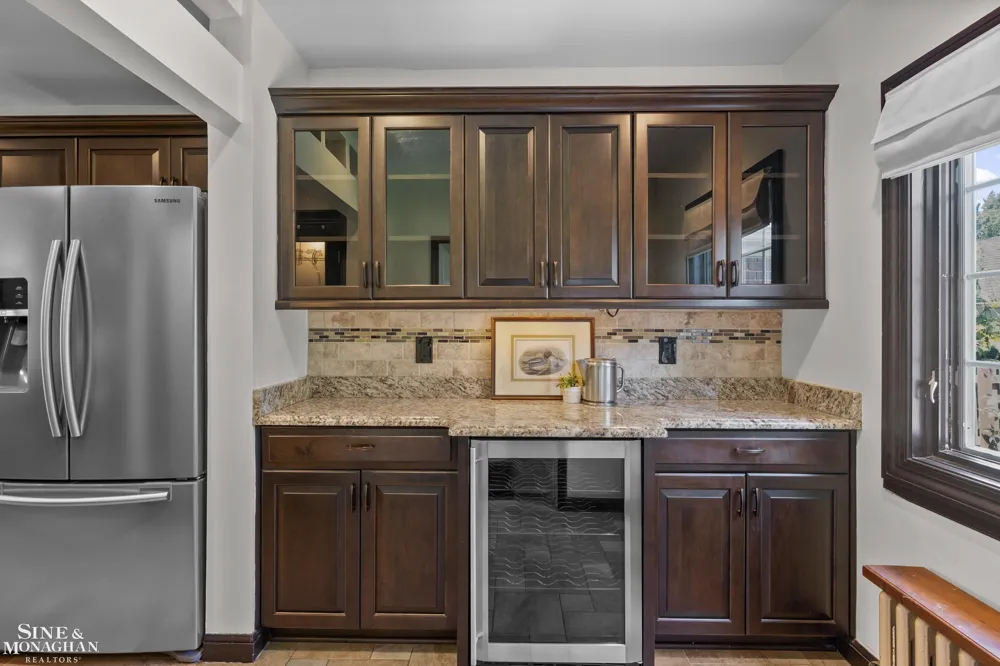 818 Cadieux Road Grosse Pointe City, MI 48230
