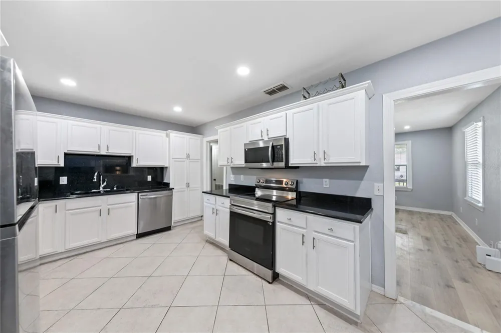 3861 GALICIA ROAD Jacksonville, FL 32217