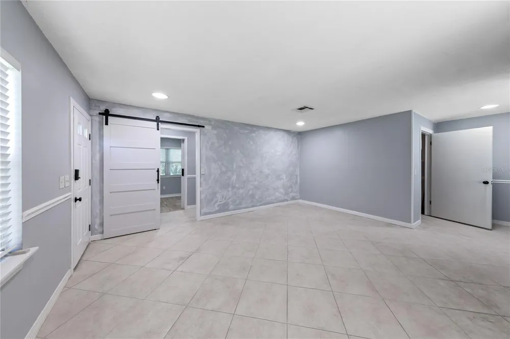 3861 GALICIA ROAD Jacksonville, FL 32217