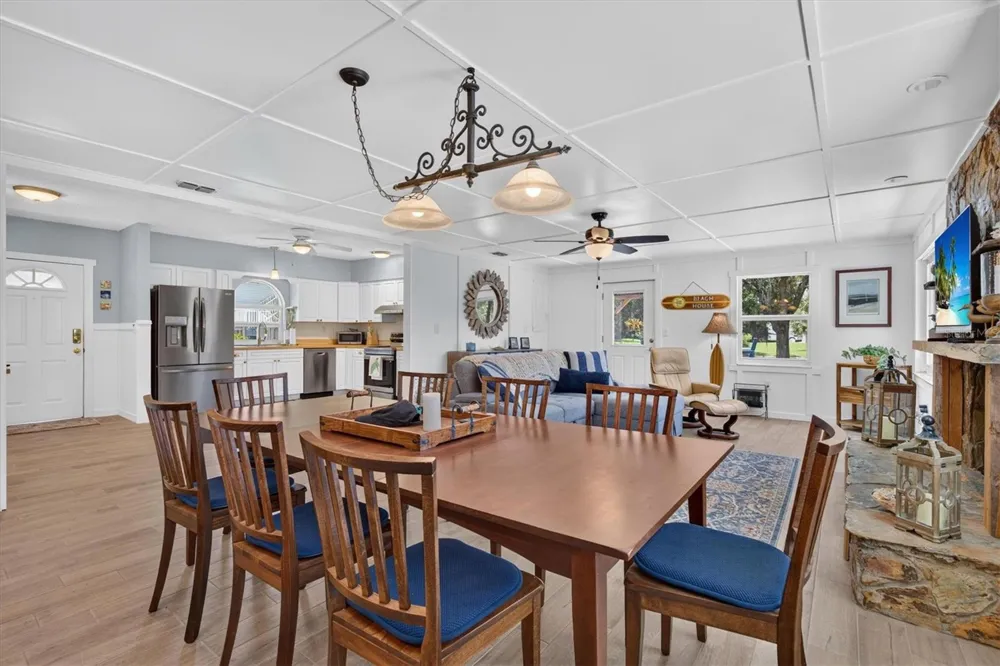6086 ISLAND DRIVE Weeki Wachee, FL 34607
