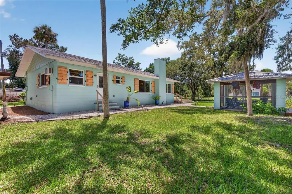 6086 ISLAND DRIVE Weeki Wachee, FL 34607