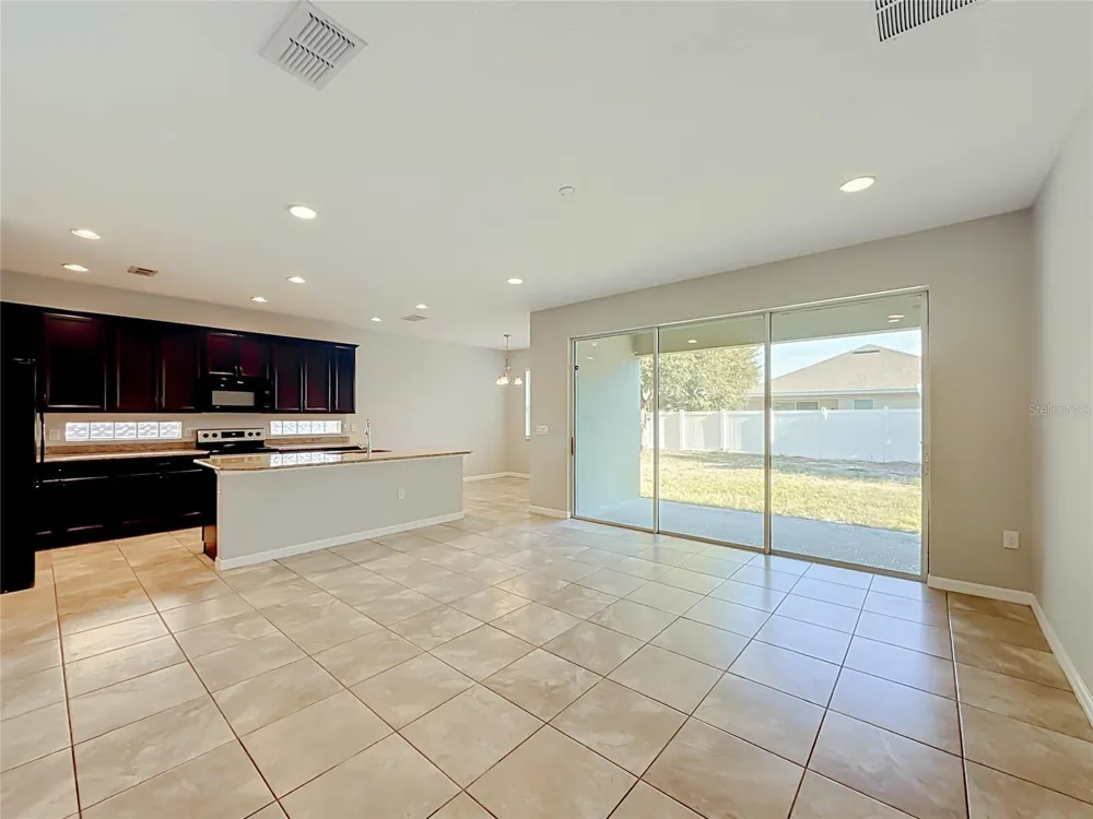 3319 BETHPAGE LOOP Mount Dora, FL 32757