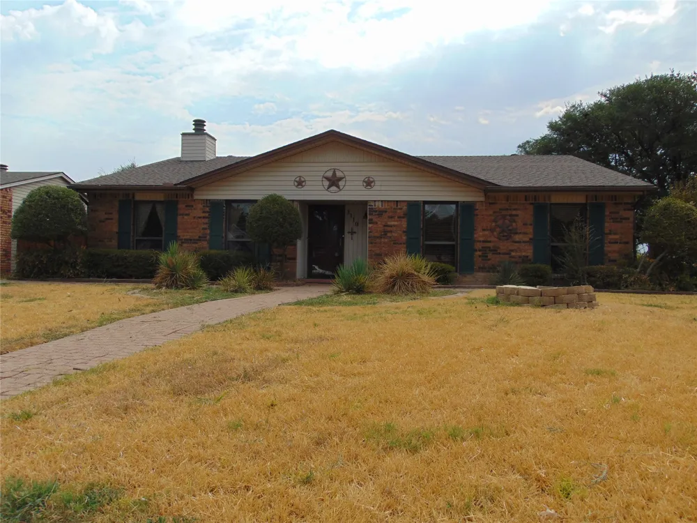 1110 Meandering Way Mesquite, TX 75150