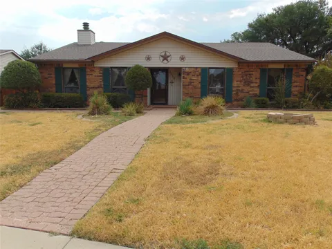 1110 Meandering Way