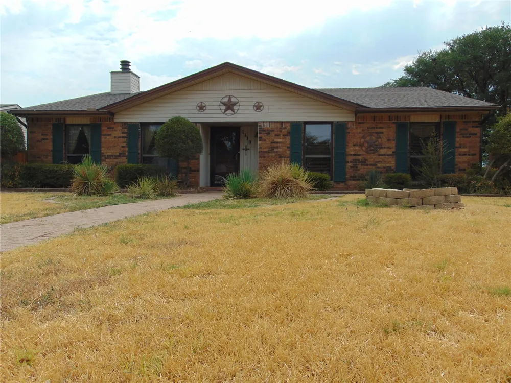 1110 Meandering Way Mesquite, TX 75150