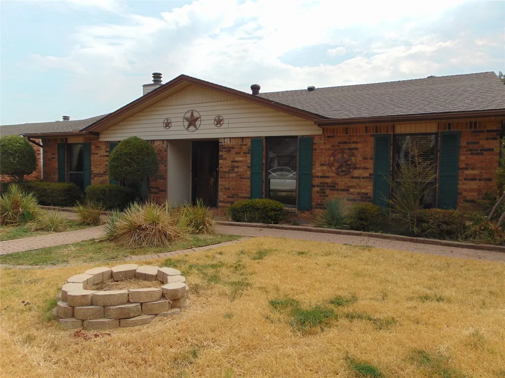 1110 Meandering Way Mesquite, TX 75150