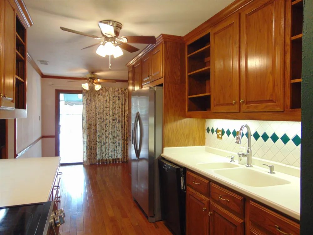 1110 Meandering Way Mesquite, TX 75150