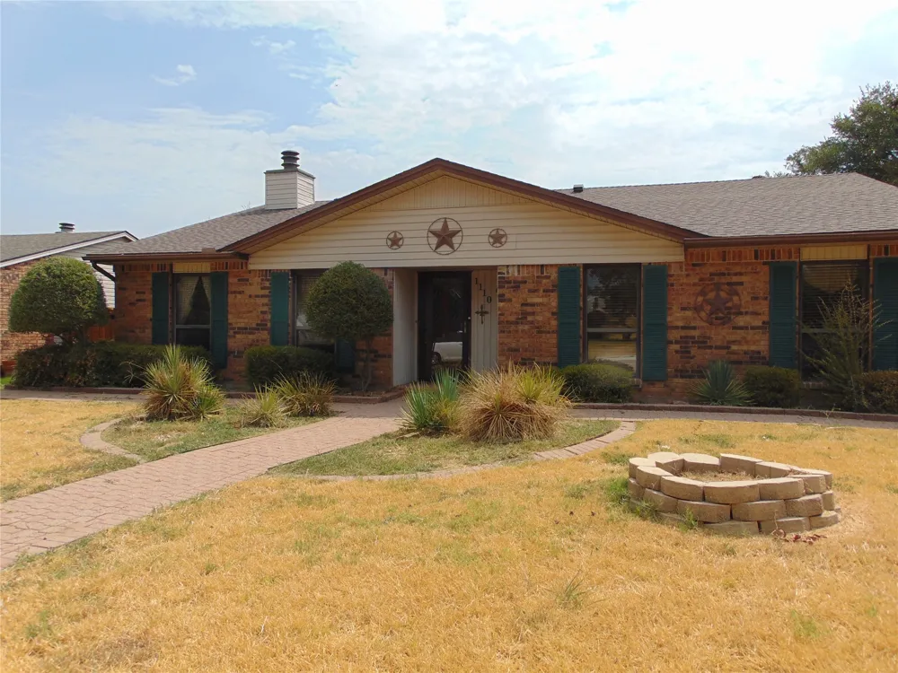 1110 Meandering Way Mesquite, TX 75150