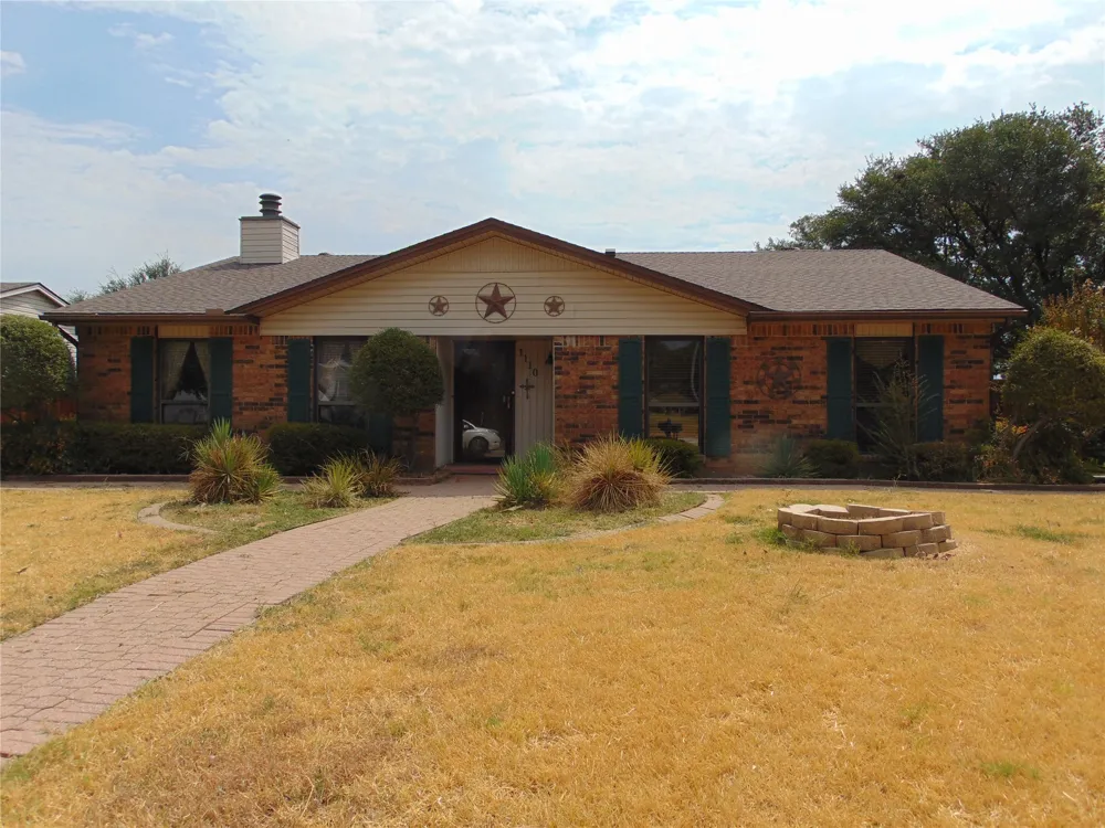 1110 Meandering Way Mesquite, TX 75150
