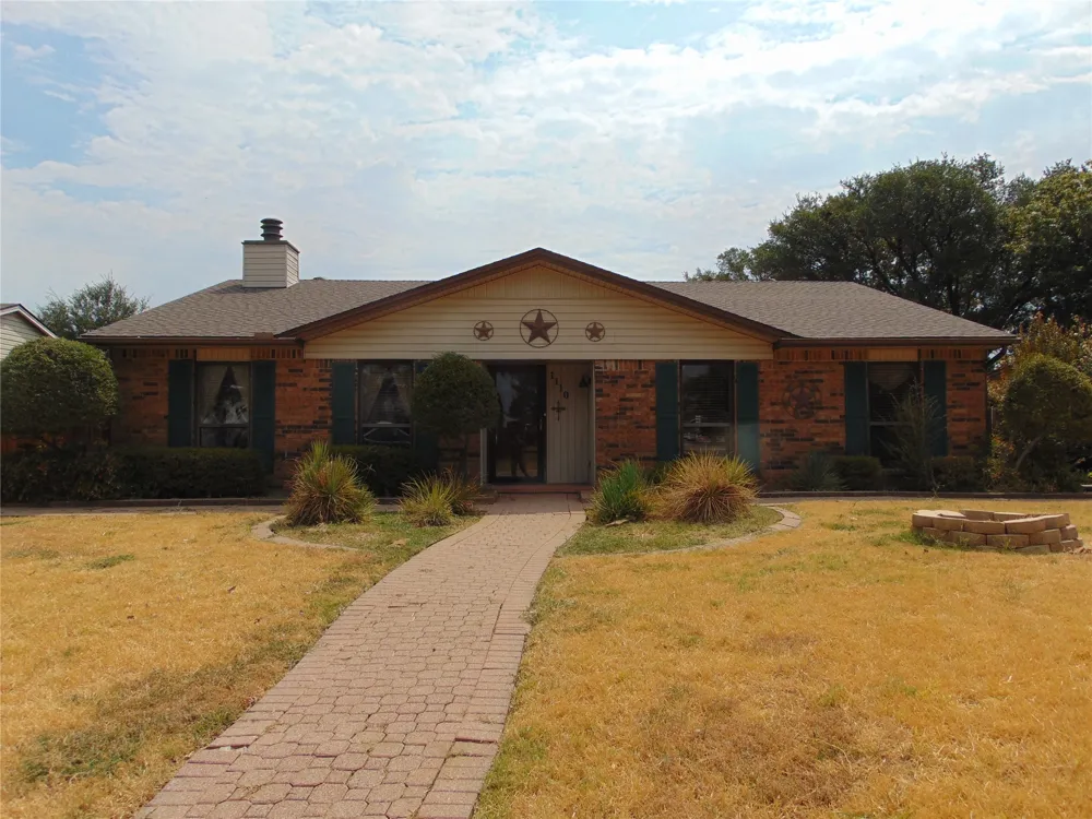 1110 Meandering Way Mesquite, TX 75150