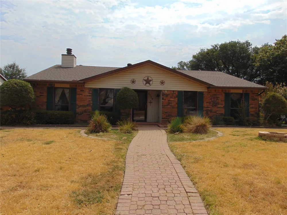 1110 Meandering Way Mesquite, TX 75150