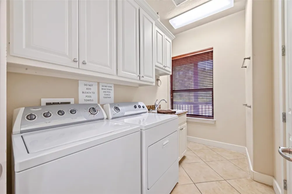 8 Smith Loop S Cleveland, TX 77327