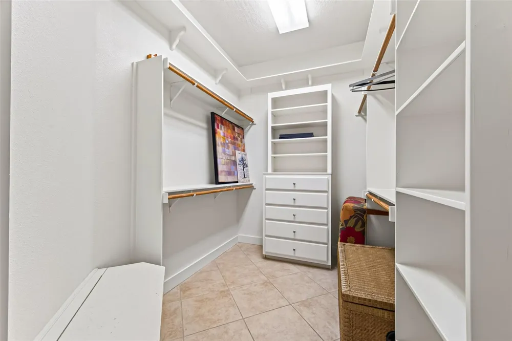 8 Smith Loop S Cleveland, TX 77327