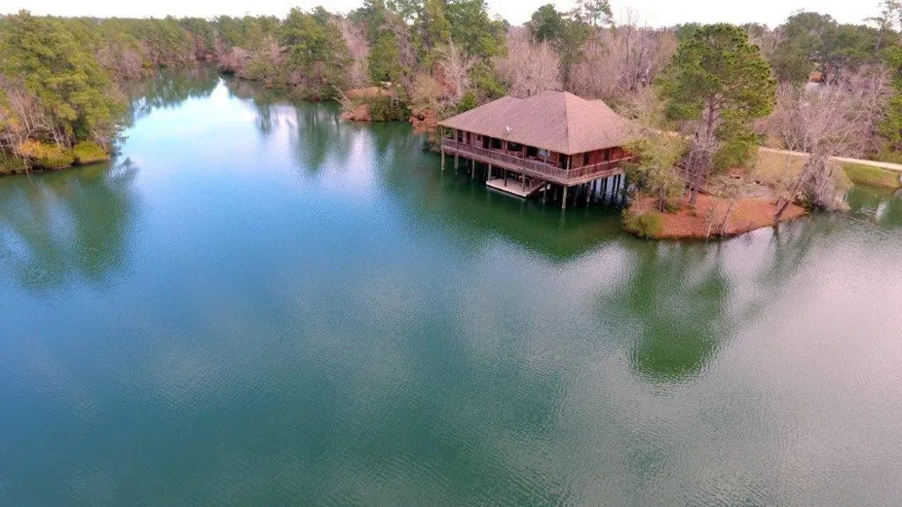 8 Smith Loop S Cleveland, TX 77327