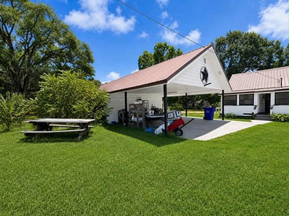806 Hendry Road Corrigan, TX 75939