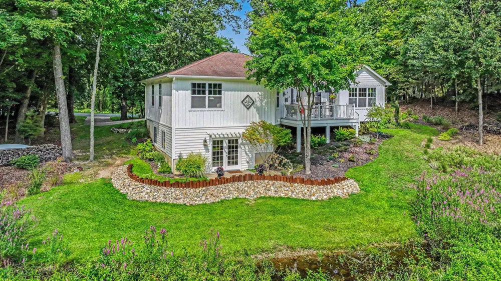 368 Summerset Drive Kalamazoo, MI 49009