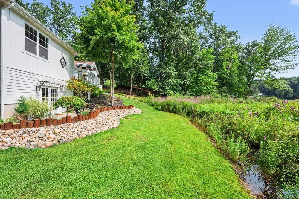 368 Summerset Drive Kalamazoo, MI 49009