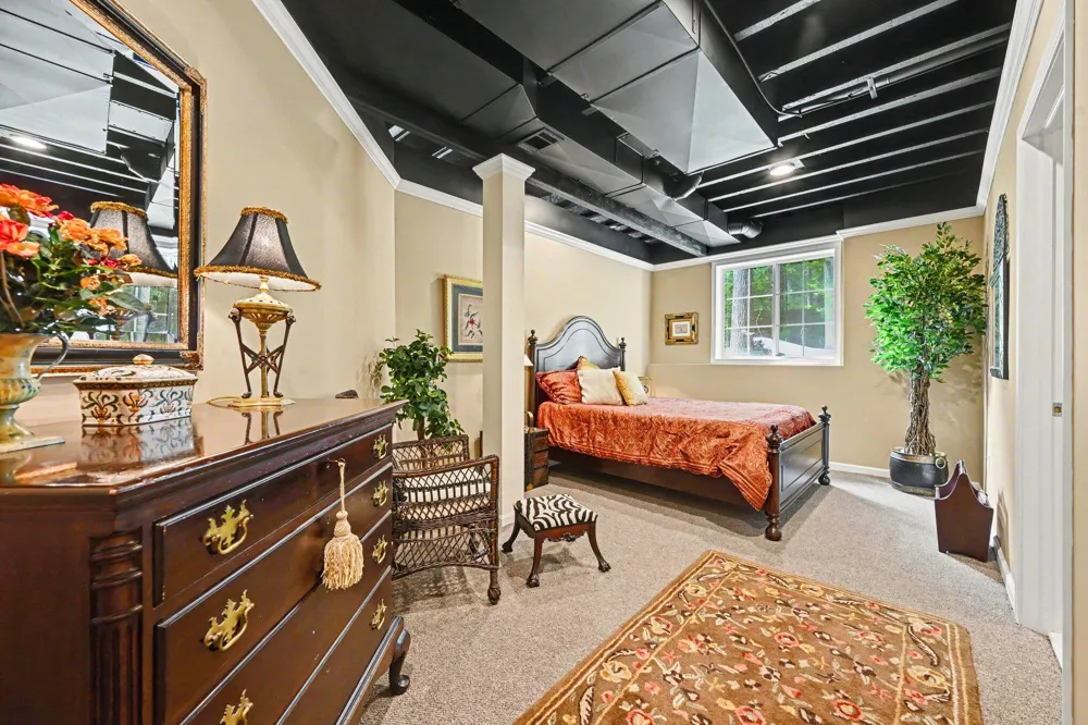 368 Summerset Drive Kalamazoo, MI 49009