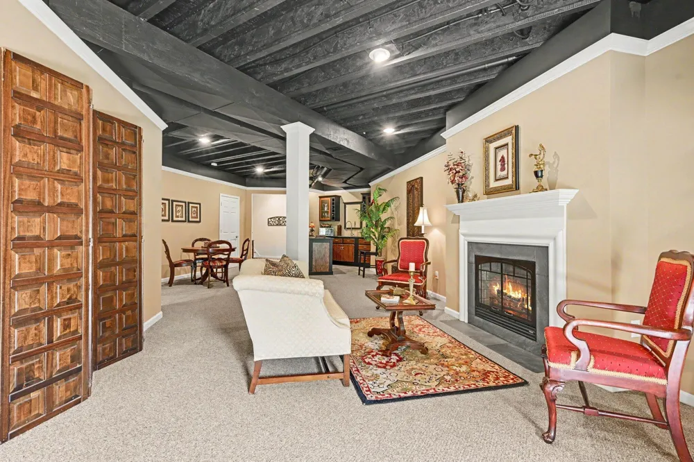 368 Summerset Drive Kalamazoo, MI 49009