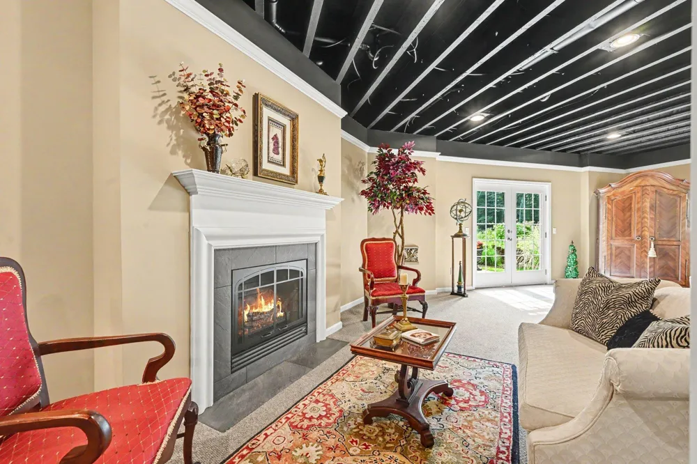 368 Summerset Drive Kalamazoo, MI 49009