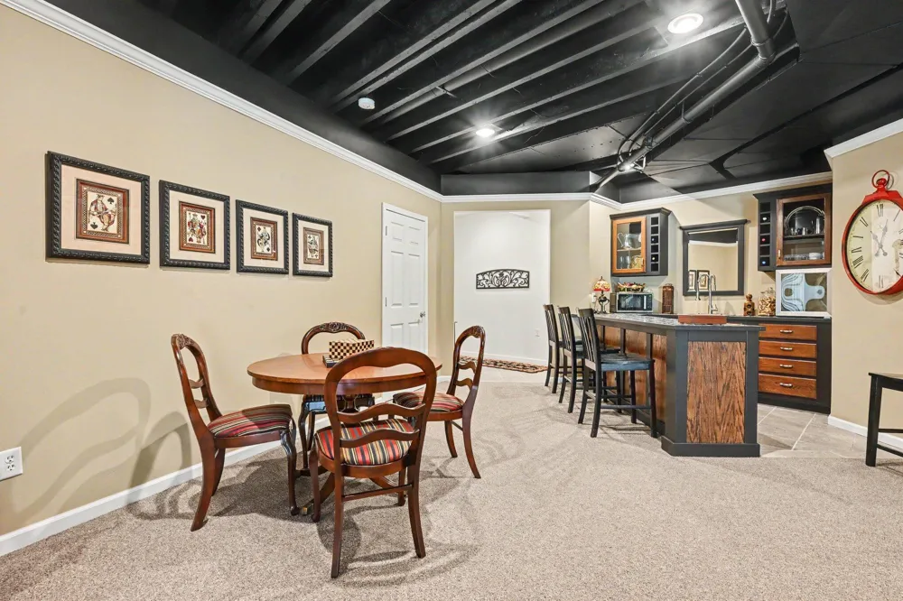 368 Summerset Drive Kalamazoo, MI 49009