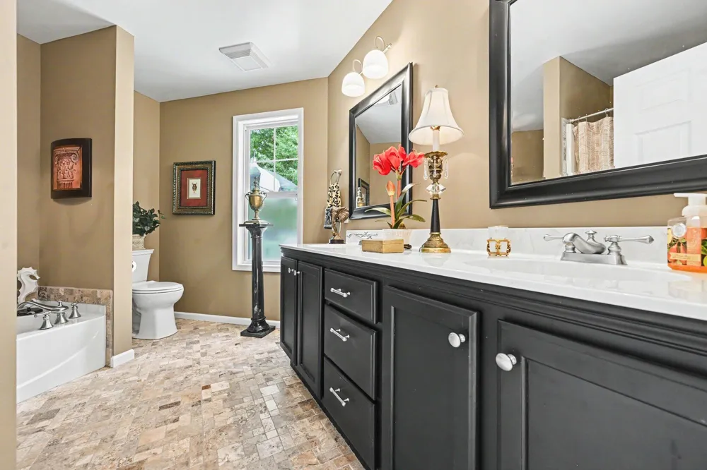 368 Summerset Drive Kalamazoo, MI 49009